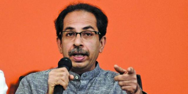 'जो सावरकर को नहीं मानते उन्हें सार्वजनिक रूप से पीटा जाए'