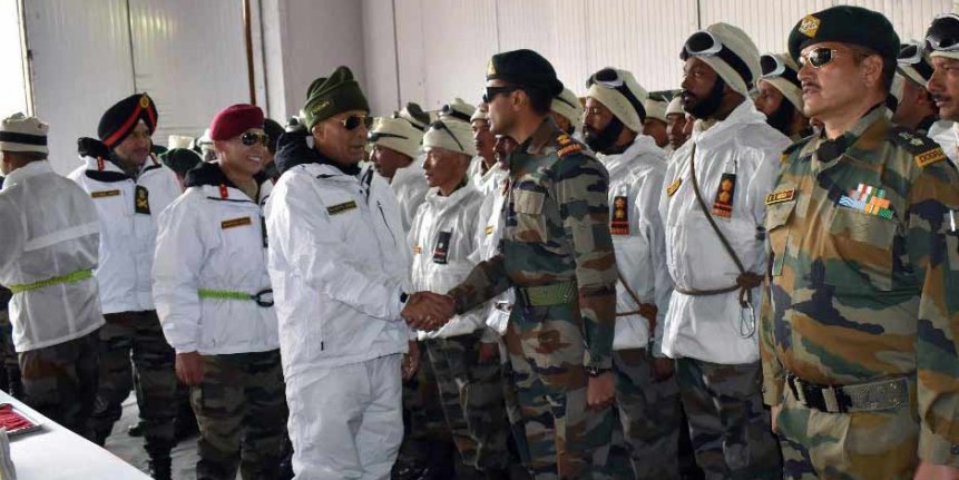 सियाचिन में जवानों से बोले राजनाथ, 'आप सबके माता-पिता को लिखूंगा पत्र, करुंगा धन्यवाद'