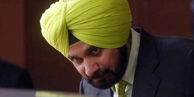 नवजोत सिद्धू के खिलाफ गवर्नर से शिकायत, BJP बोली- मंत्री जी गायब हैं, पर फायदा पूरा ले रहे