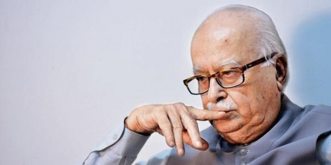 दशकों बाद बीजेपी के वरिष्ठ नेता लालकृष्ण आडवाणी नहीं कर पाएंगे ध्वजारोहण, जानिए वजह