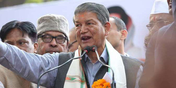 स्टिंग प्रकरण पर हरीश रावत का वार, कहा ‘अपने मालिक के आदेश का पालन कर रही सीबीआई’