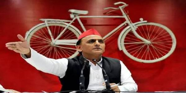 शिवपाल समेत सभी बागियों की सदस्यता नहीं होगी रद्द, अखिलेश के संकेत के बाद तैयारी में जुटी सपा