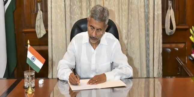 बीजेपी के लिए खुशखबरी, गुजरात से दोनों राज्यसभा उम्मीदवार चुनाव जीते