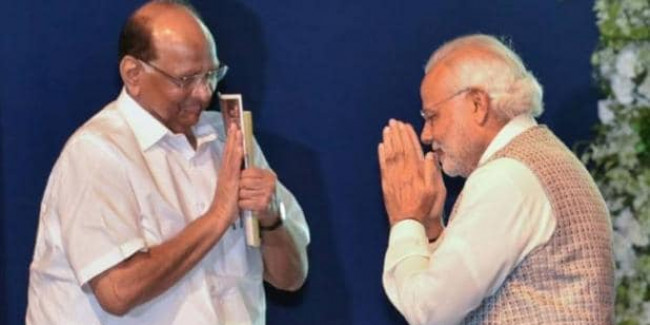 महाराष्ट्र में कुर्सी की उठा-पटक के बीच PM मोदी ने संसद में NCP को सराहा
