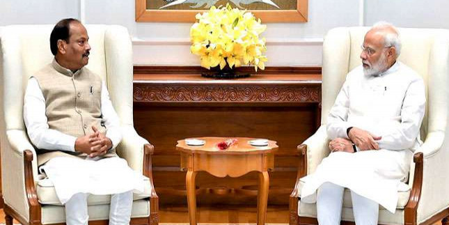 PM MODI से विजयी मंत्र लेकर लौटे रघुवर, आसान शब्दों में समझें CM के दिल्ली दौरे के मायने