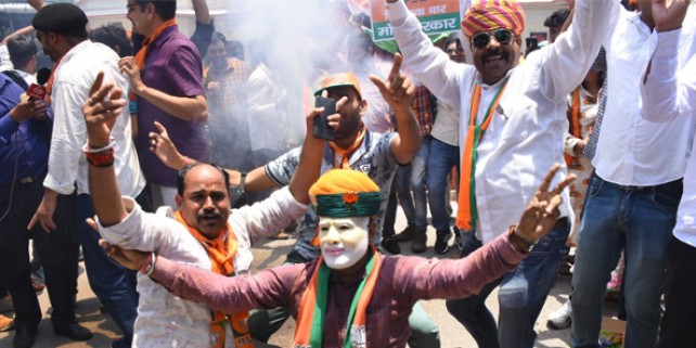 राजस्थान में कांग्रेस का सूपड़ा साफ, 25 सीटों पर भाजपा-गठबंधन आगे