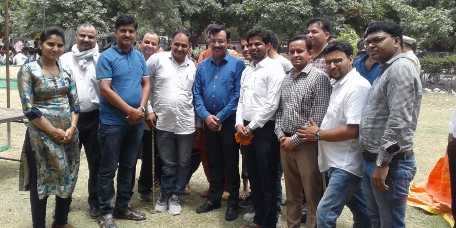प्रचार-प्रसार मंत्री जवाहर यादव ने जूस पिलाकर समाप्त करवाई प्रोफेसरों की हड़ताल