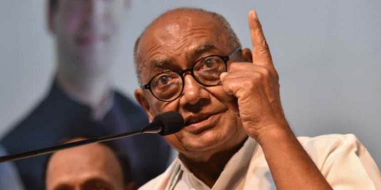 नेहरू के पैरों की धूल भी नहीं हैं शिवराज, उन्हें शर्म आनी चाहिए: दिग्विजय सिंह