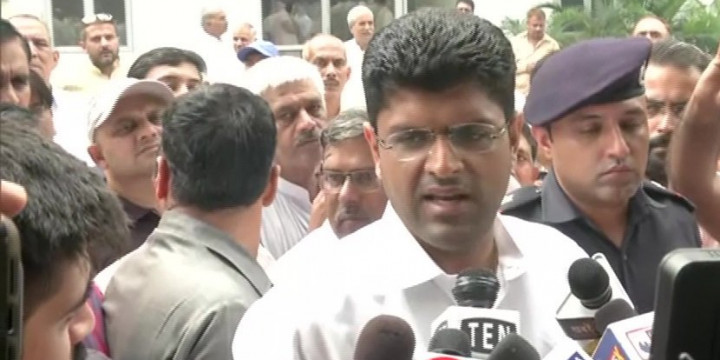 अजय चौटाला बिना सजा पूरी किए बाहर नहीं आएंगे: दुष्यंत चौटाला का संजय राउत को जवाब