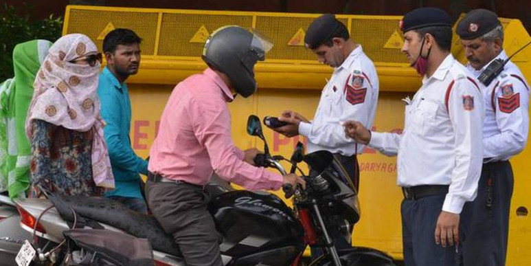 Centre gears up for tussle with Gujarat over traffic penalties