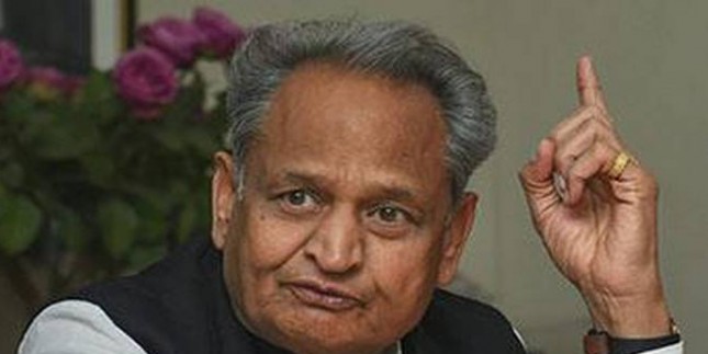 सीएम के विमान की कोटा में इमजेंसी लैंडिंग की सूचना से मचा हड़कंप, जयपुर में हुई सेफ लैंडिंग