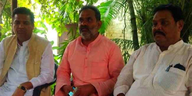 अपनी ही सरकार के फैसले के खिलाफ आए तीन भाजपा विधायक, जानिए वजह