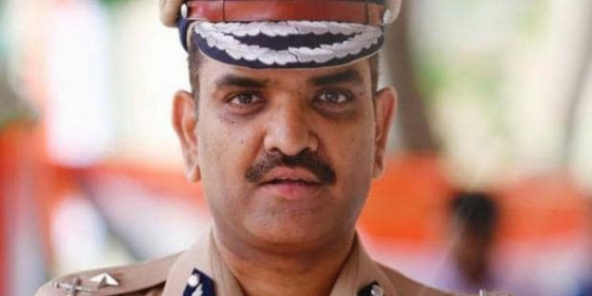UP में 12 IPS अधिकारियों का तबादला, लखनऊ के IG असीम अरुण का भी ट्रांसफर