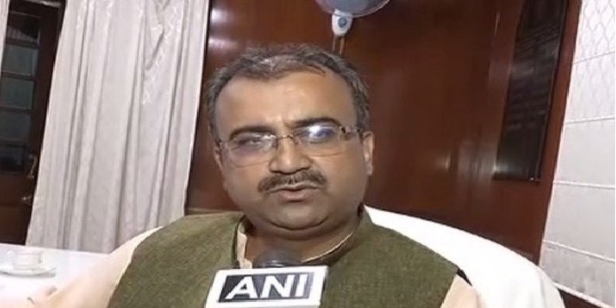 स्वास्थ्य मंत्री से मिलने दिल्ली पहुंचे मंगल पांडेय, बच्चों की मौत को लेकर कही ये बात