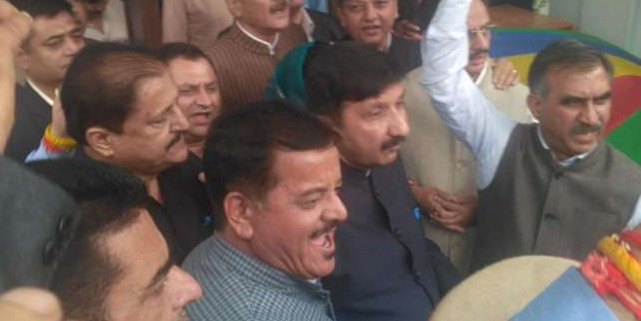 ऊना विधायक मामले पर विधानसभा में हंगामे के बाद कांग्रेस का वाकआउट, सीएम ने दिया बड़ा बयान