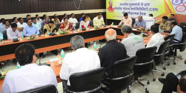 मुख्यमंत्री ने जमशेदपुर में की सीएसआर के तहत किए गए कार्यों की समीक्षा