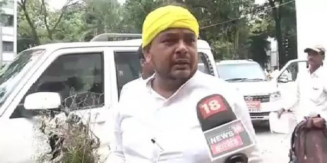 किसान की वेश में विधानसभा पहुंचे कांग्रेस विधायक, बोले- सूखे पर चुप है सरकार