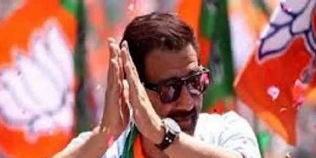 बुरे फंसे नए सांसद सनी देयोल, चुनाव आयोग का शिकंजा कसा, जानें क्या है पूरा मामला