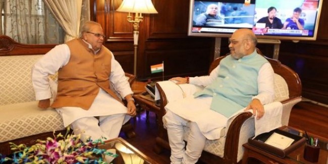 कार्यकाल संभालने के अगले दिन ही जम्मू कश्मीर के राज्यपाल से मिले गृह मंत्री अमित शाह
