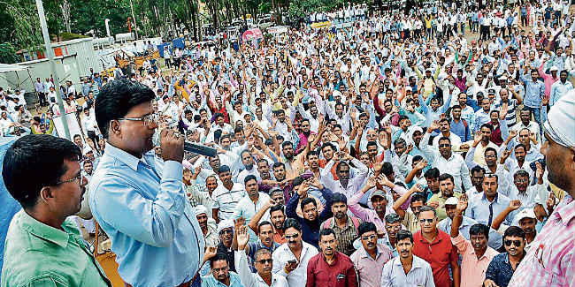 राज्य भर से जमा हो रहे हैं पारा शिक्षक, बढ़ सकती है संख्या, नियमावली बनने तक करेंगे आंदोलन
