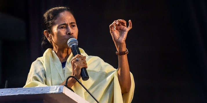बंगाल में रहने वालों को बांग्ला भाषा में बोलना सीखना होगा: ममता बनर्जी