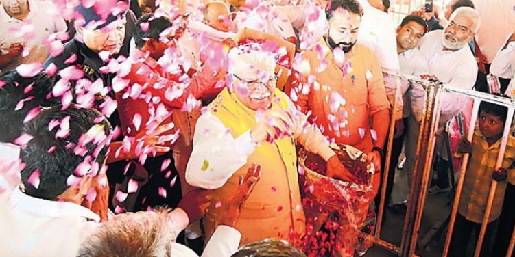 हरियाणा के पूर्व मुख्यमंत्री ओपी चौटाला के पास आईफोन, बेटे के पास मिला नशीला पदार्थ