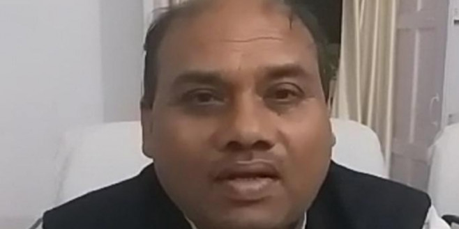 एसडीएम से मोबाइल छीनने वाले भांडेर विधायक के पति और समर्थकों पर मुकदमा