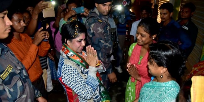 TMC कार्यकर्ताओं को घरों से निकलवाकर कुत्तों की तरह पिटवाऊंगी- BJP प्रत्याशी की धमकी