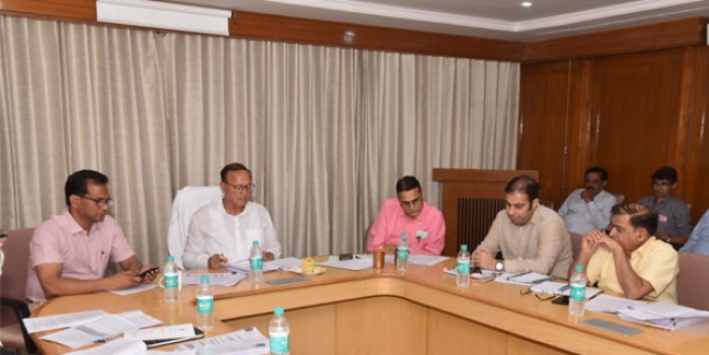 बिजली आपूर्ति एवं कृृषि कनेक्शन निर्धारित समय में जारी किए जाएं: ऊर्जा मंत्री