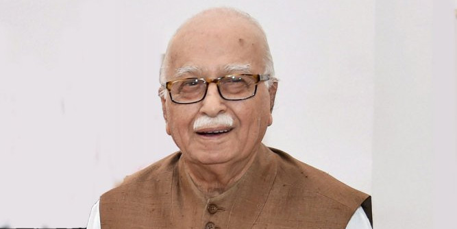 पूर्व वित्त मंत्री अरुण जेटली का हाल जानने एम्स पहुंचे लालकृष्ण आडवाणी