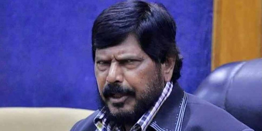 मोदी कैबिनेट के मंत्री की भविष्यवाणी, यूपी और महाराष्ट्र में घटेगी NDA की सीटें