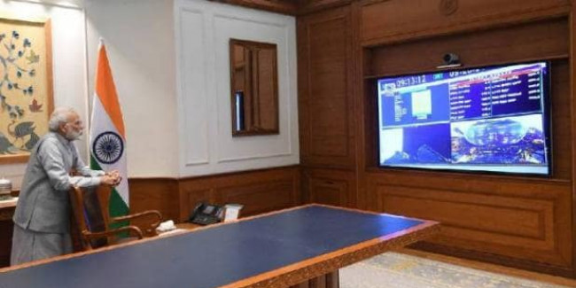 चंद्रयान-2 की लॉन्चिंग को PM मोदी ने देखा लाइव, ट्वीट कर बोले- ये गर्व का समय