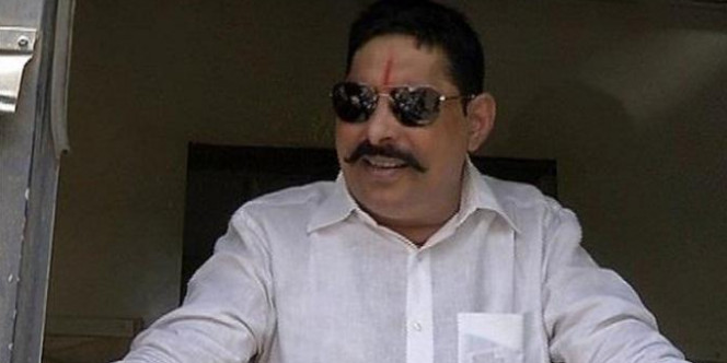 पुलिस को चकमा देकर MLA अनंत हुए फरार
