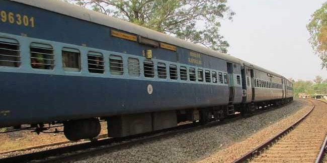 Two Maharashtra MLAs robbed in trains