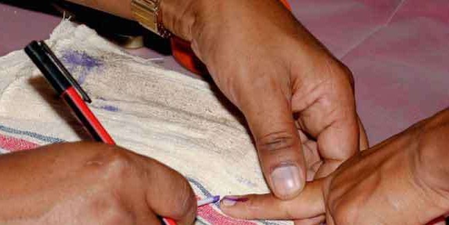 बम धमाके में मारे गए चुनाव कर्मियों को मिलेंगे 30 लाख रुपये