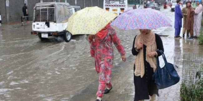 J-K: बारिश से हाहाकार, उफान पर चिनाब नदी, प्रशासन ने जारी किया अलर्ट