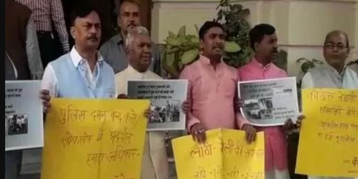 सुशील मोदी बोले- चोट है तो जख्म दिखाएं, विधान परिषद में कांग्रेस MLC उतारने लगे कपड़े