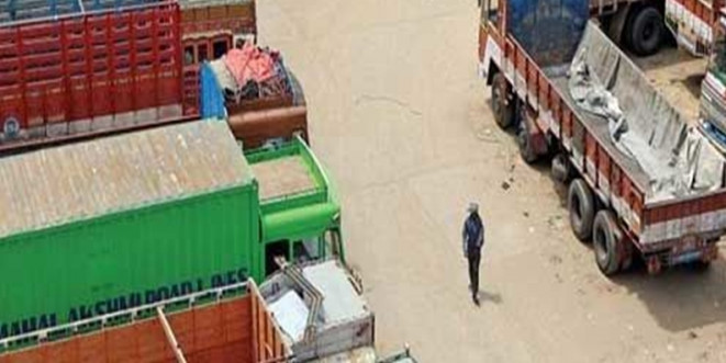 त्योहारों के मौके पर ट्रांसपोर्टर्स की हड़ताल से हरकत में कमलनाथ सरकार