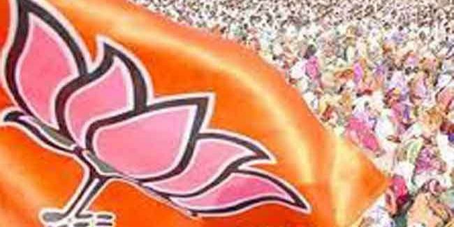 श्रीनगर पूर्व पालिका अध्यक्ष समेत चार भाजपा से निष्कासित
