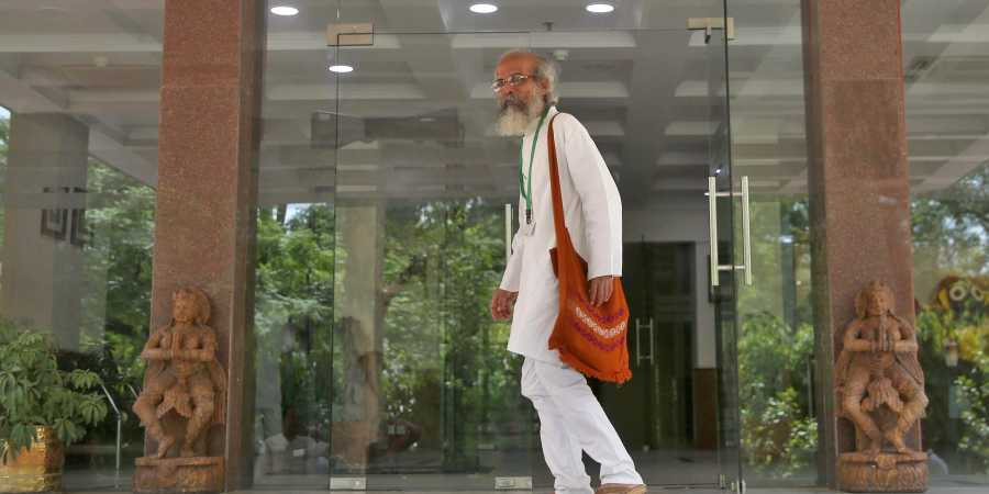 'जीएसटी-नोटबंदी मंदी की वजह'