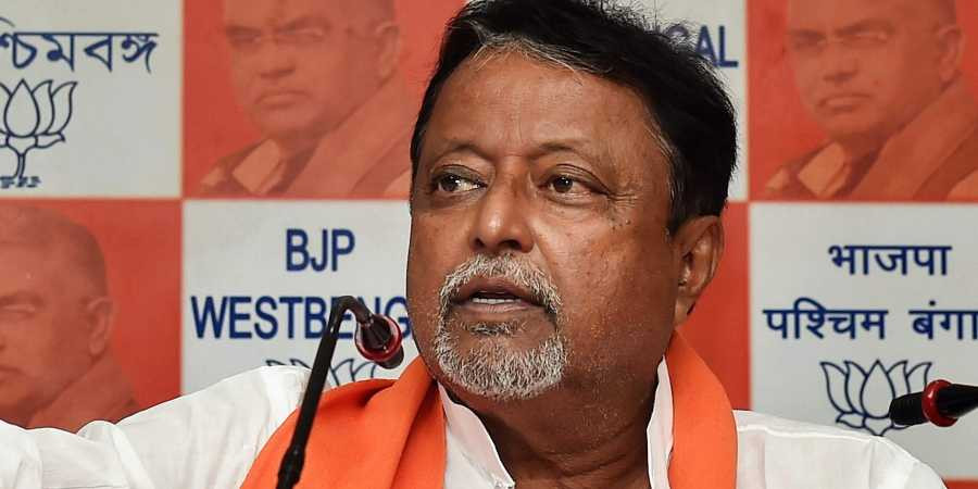 बीजेपी नेता मुकुल रॉय का दावा, 'कांग्रेस-सीपीएम-टीएमसी के 107 विधायक हमसे जुड़ने को तैयार'