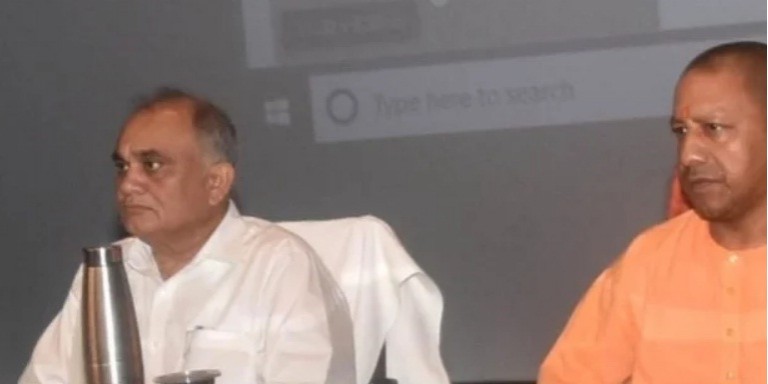 सीएम योगी ने अफसरों और कर्मचारियों को दी चेतावनी, फील्ड में जाने से इंकार करने वाले दें वीआरएस