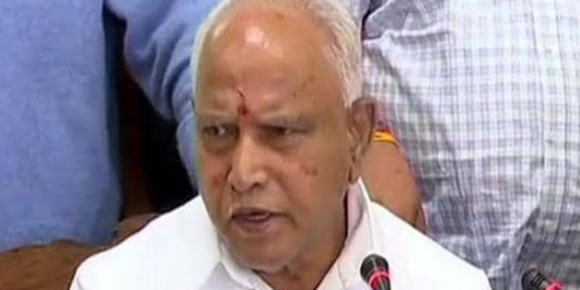 KARNATAKA CRISIS: विधानसभा अध्यक्ष के फैसले के बाद यहां जानें कर्नाटक का गणित