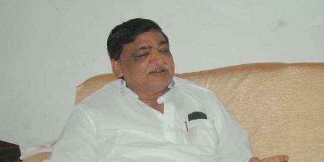 सपा-बसपा में एक नागनाथ तो दूसरा सांपनाथ : नरेश अग्रवाल
