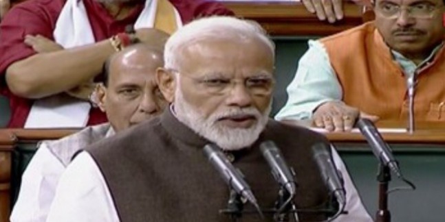 सांसद के तौर पर PM मोदी ने ली शपथ, सदन में गूंजे मोदी-मोदी के नारे