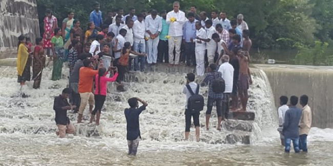 Harish Rao celebrates with Poreddypally villagers