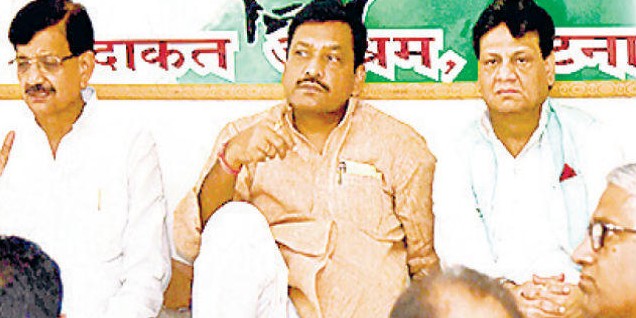कांग्रेस की बैठक में फूटा तेजस्वी, मुकेश और उपेंद्र कुशवाहा के खिलाफ गुस्सा