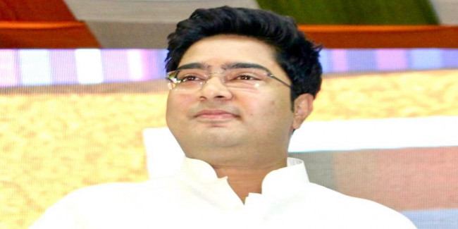 Central Govt Trying to Convert India into Gujarat: TMC Leader