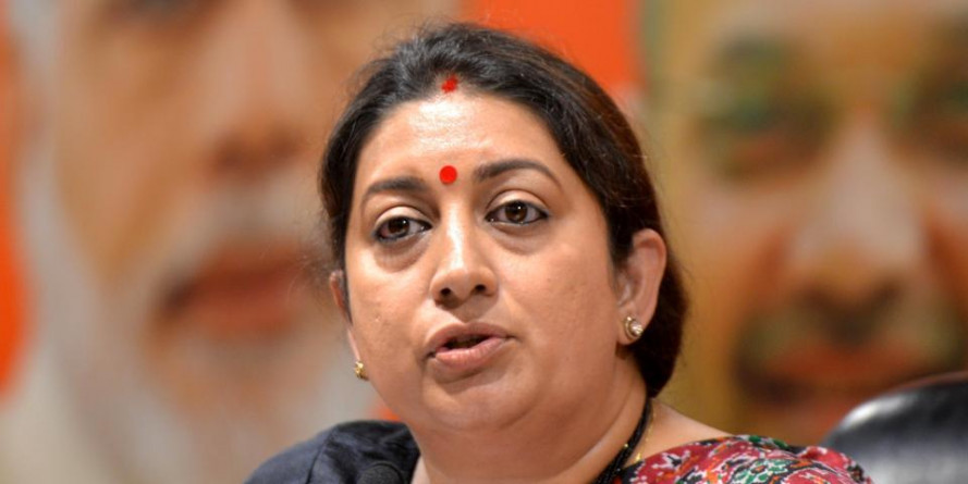 स्मृति ईरानी का दावा- अमेठी में लोगों को खाने के लिए कीचड़ से अनाज निकालते देखा था