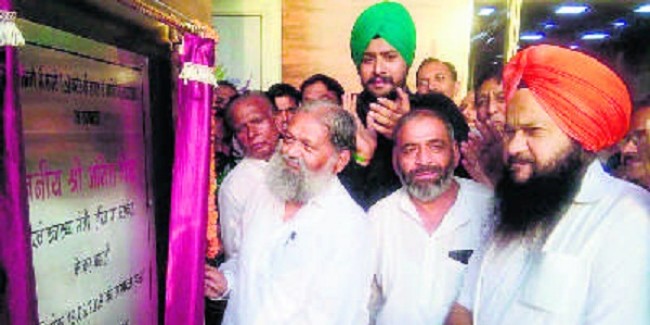 पिछली सरकारों ने बयानबाजी कर लोगों को छला : विज